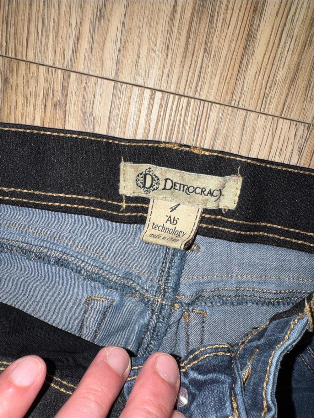 Democracy Women’s Dark Blue Skinny Jeans Ab Technology Size 4 - Picture 2 of 3